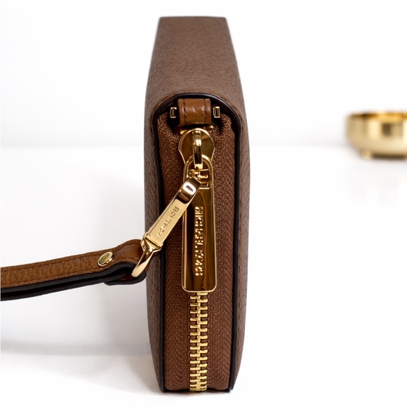 Michael Kors brown Jet Set Travel Large Zip Around Wristlet Wallet - Picture 4 of 8